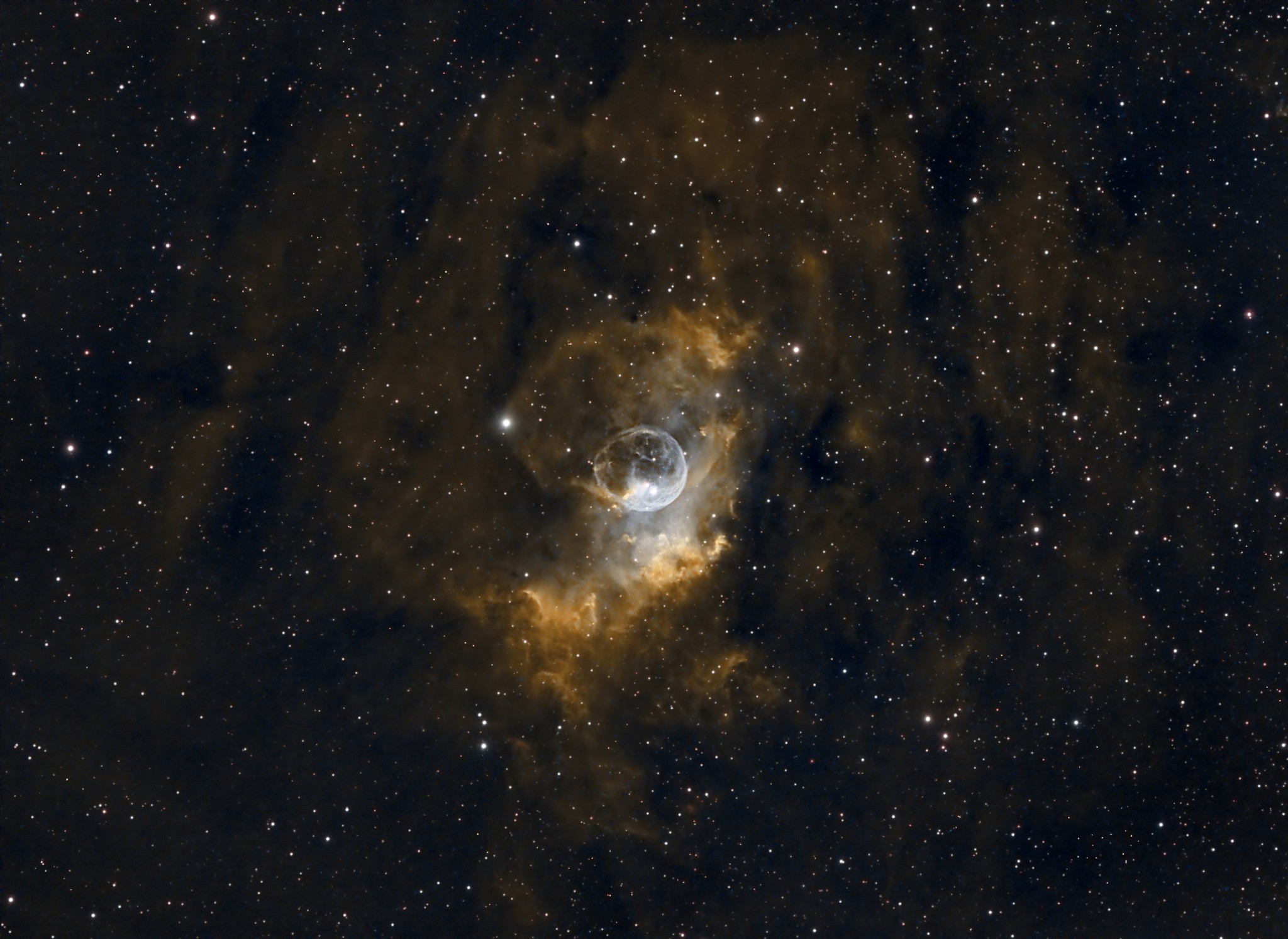 Campo de visión en HOO con NarrowbandNormalization: NGC7635 – Nebulosa de la Burbuja